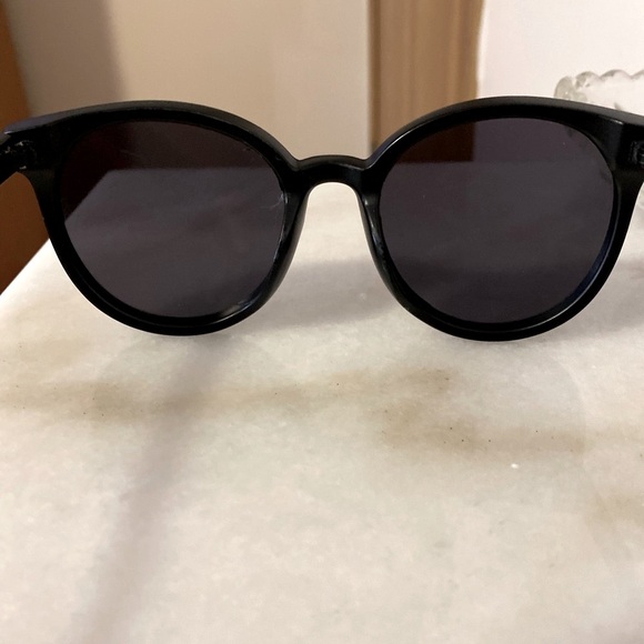 Woman’s Round Black Sunglasses - Picture 5 of 12
